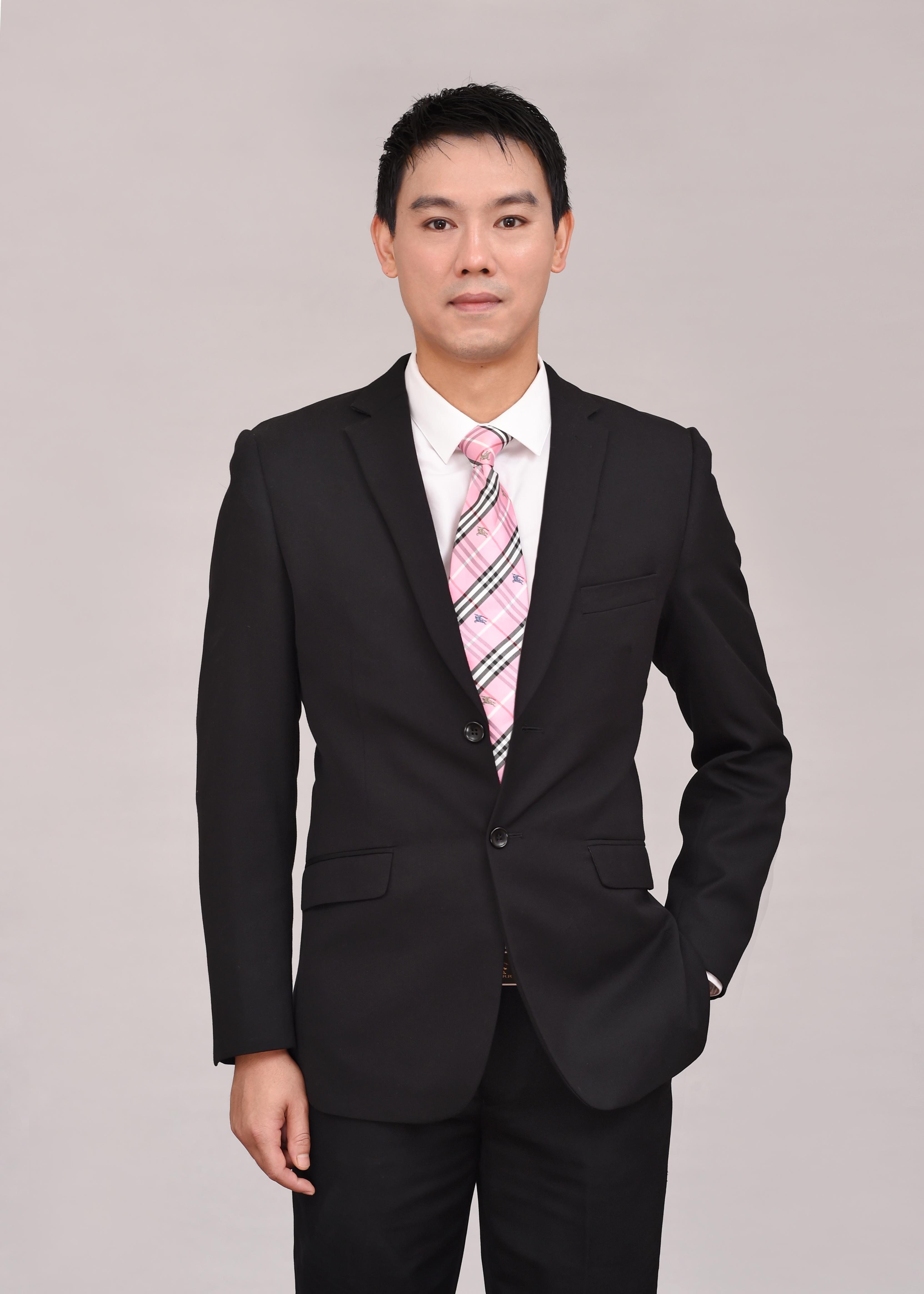 高启航 包装与印刷设计负责人